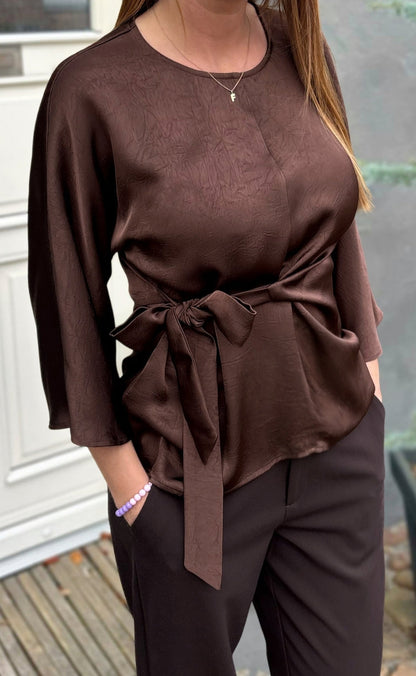 Say INA Copenhagen Bluse - Alina Tie - Dark Brown