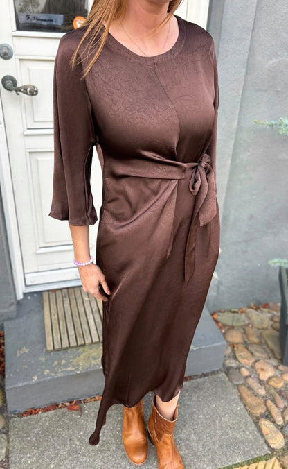 Say INA Copenhagen Kjole - Alina Tie - Dark Brown