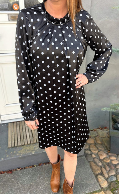 Say INA Copenhagen Kjole - Hazel - Black W. White Dots