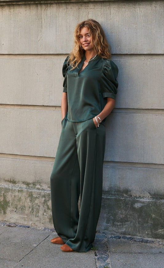 Neo Noir Bukser - Emmett Hravy Sateen - Deep Green