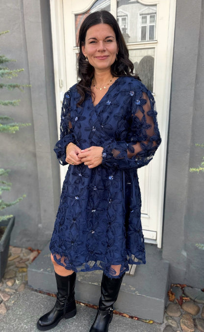 Say INA Copenhagen Kjole - Malina Wrap - Navy Blue Flower