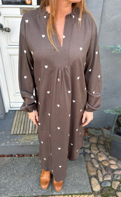 Say INA Copenhagen Kjole - Winnie New LS - Dark Brown W. Off White Embroidery Hearts
