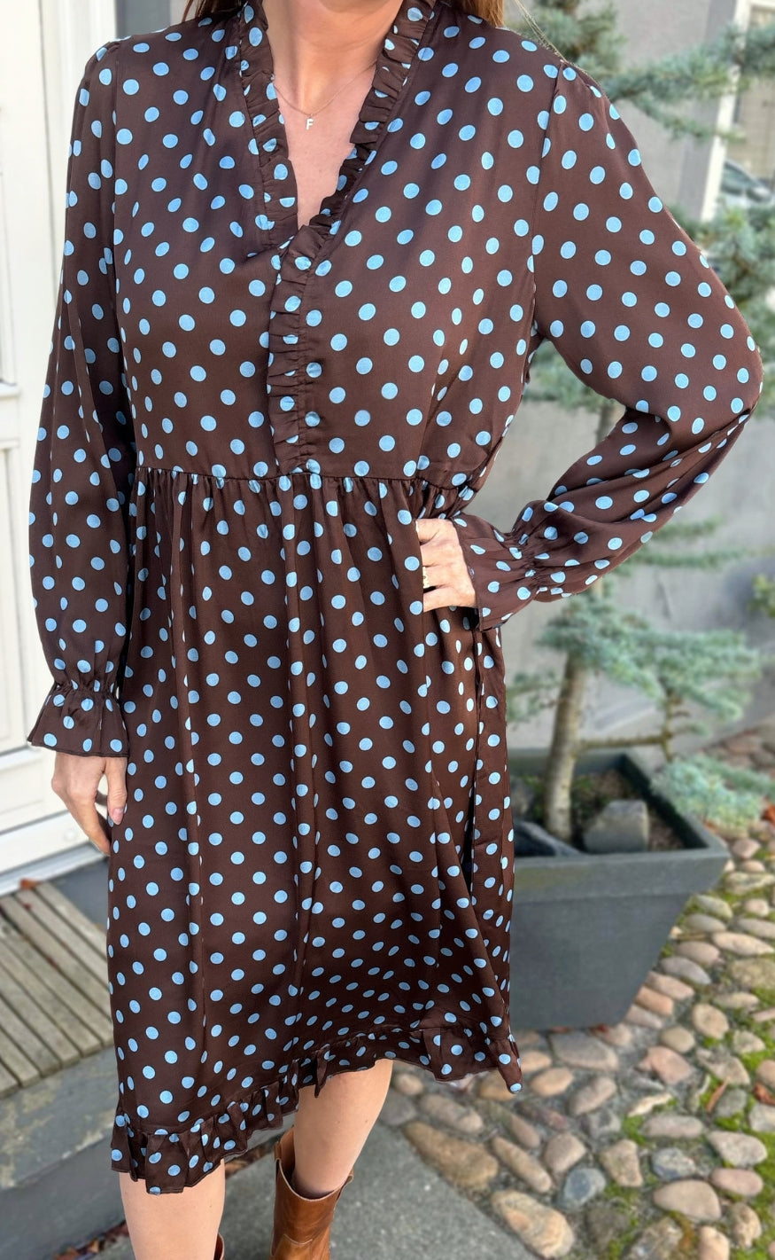 Say INA Copenhagen Kjole - Catja - Dark Brown W. Blue Dots