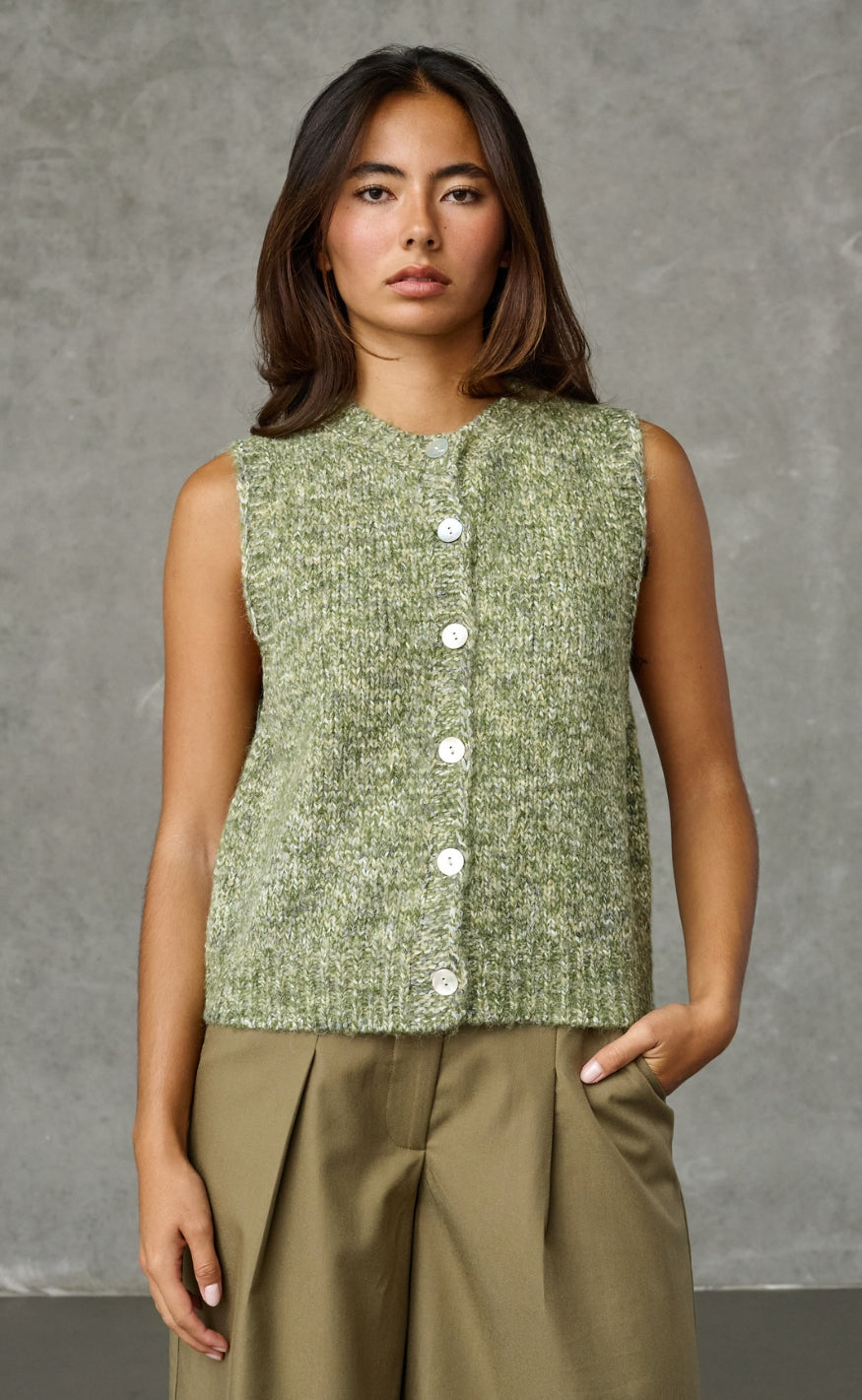 Love & Divine Strik - Love1658 - Green Olive Mel.