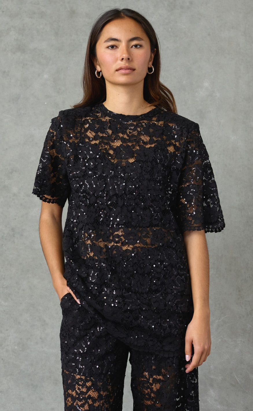 Love & Divine Kjole - Love1630 - Black Lace Sequins