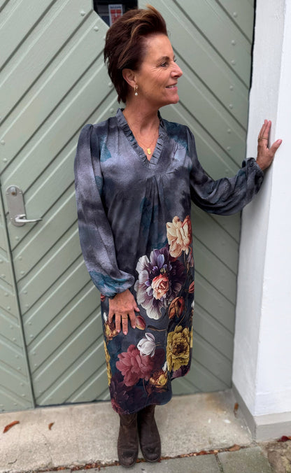 Say INA Copenhagen Kjole - Katiah LS - Dark Grey Watercolours W. Flowers