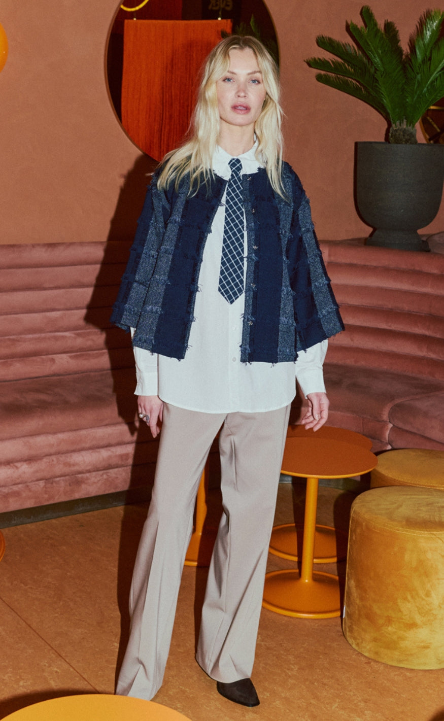 Freequent Skjorte - Fiva - Star Off-white w. Navy Blazer