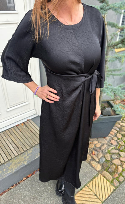 Say INA Copenhagen Kjole - Alina Tie - Black