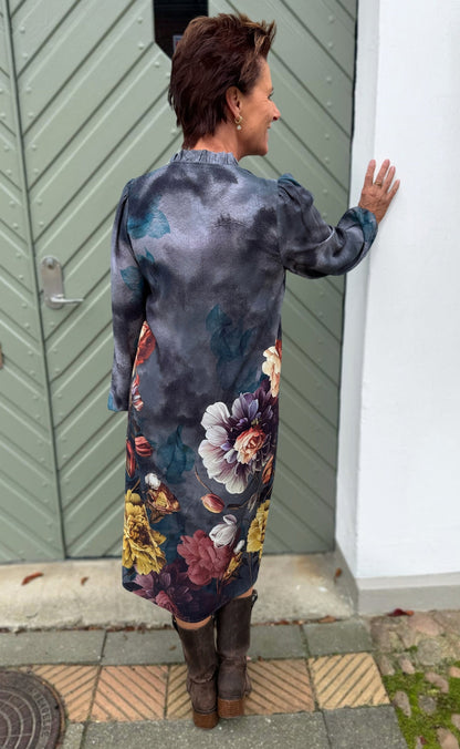 Say INA Copenhagen Kjole - Katiah LS - Dark Grey Watercolours W. Flowers