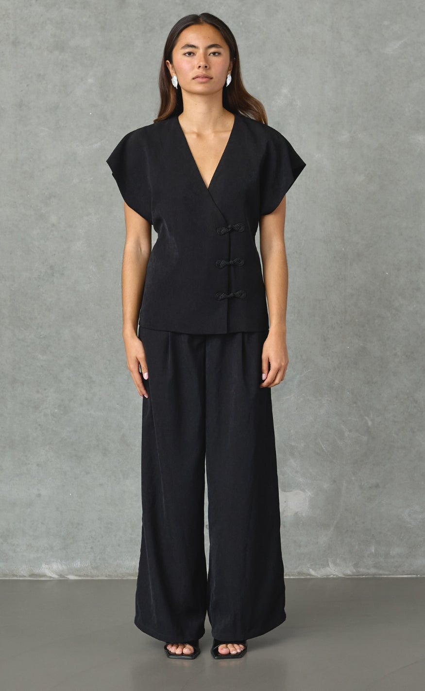 Love & Divine Vest - Love1632 - Black