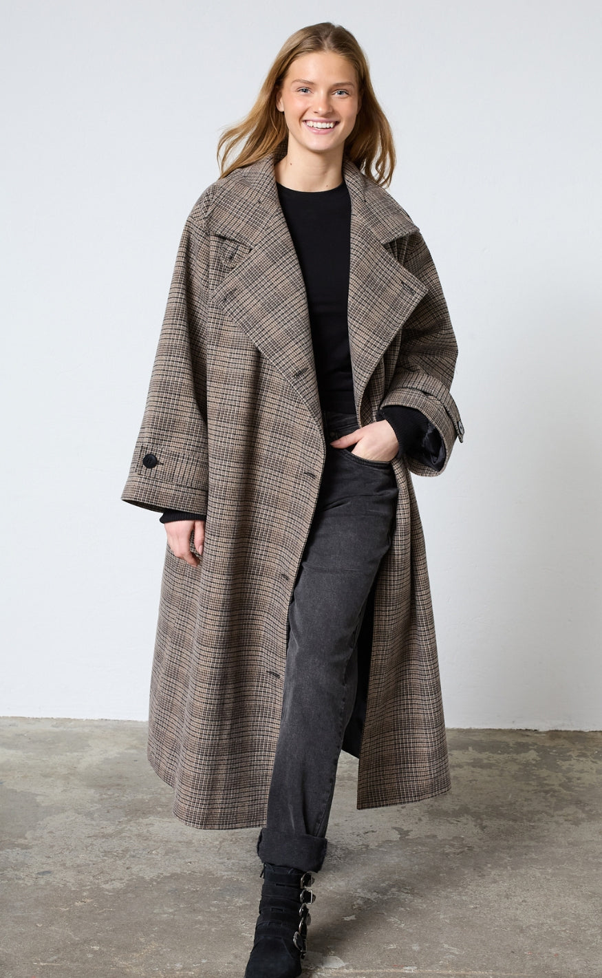 Sisters Point Jakke - DAR-LONG1 - Brown Check