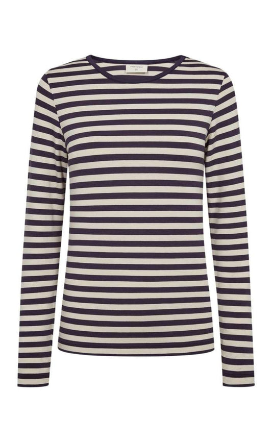 Freequent T-shirt - Liana - NightShade w. Moonbeam
