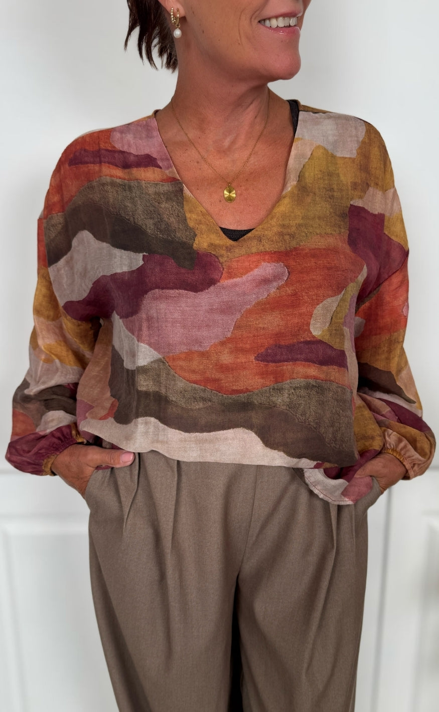 Black Colour Bluse - Zella Sheer - Burnt Wine