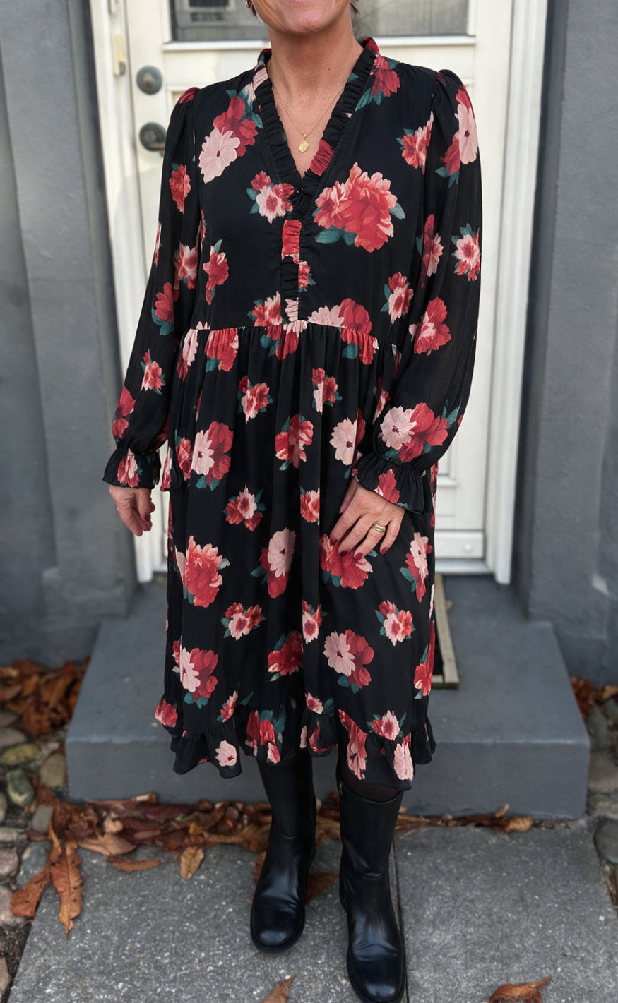 Say INA Copenhagen Kjole - Catja - Black W. Red/Pink Flowers