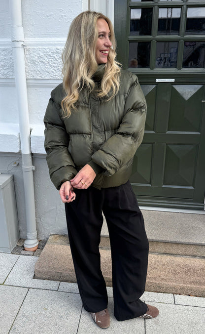 Say INA Copenhagen Jakke - Ella Puffer - Shiny Olive Green