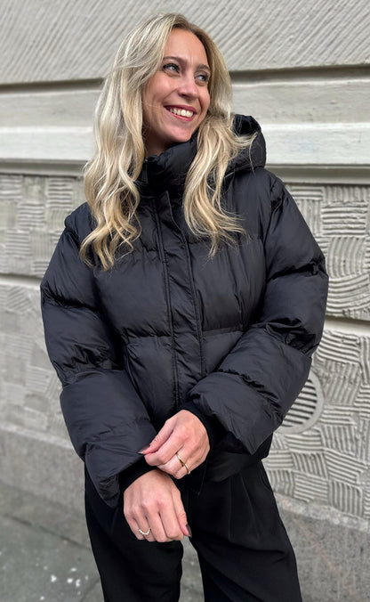 Say INA Copenhagen Jakke - Ella Puffer - Matte Black