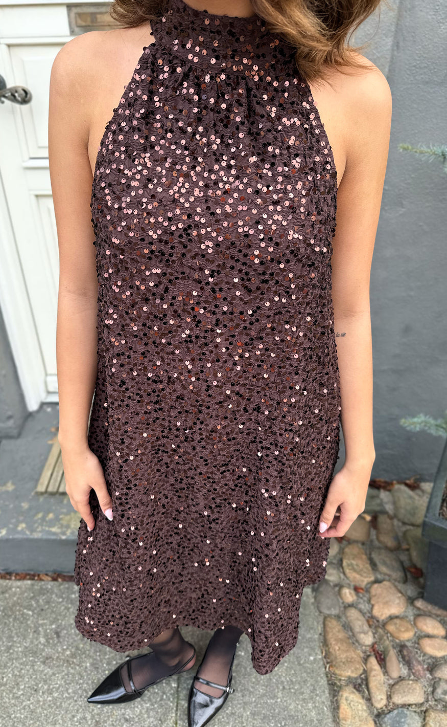 Say INA Copenhagen Kjole - Janessa Halterneck - Brown Sequin