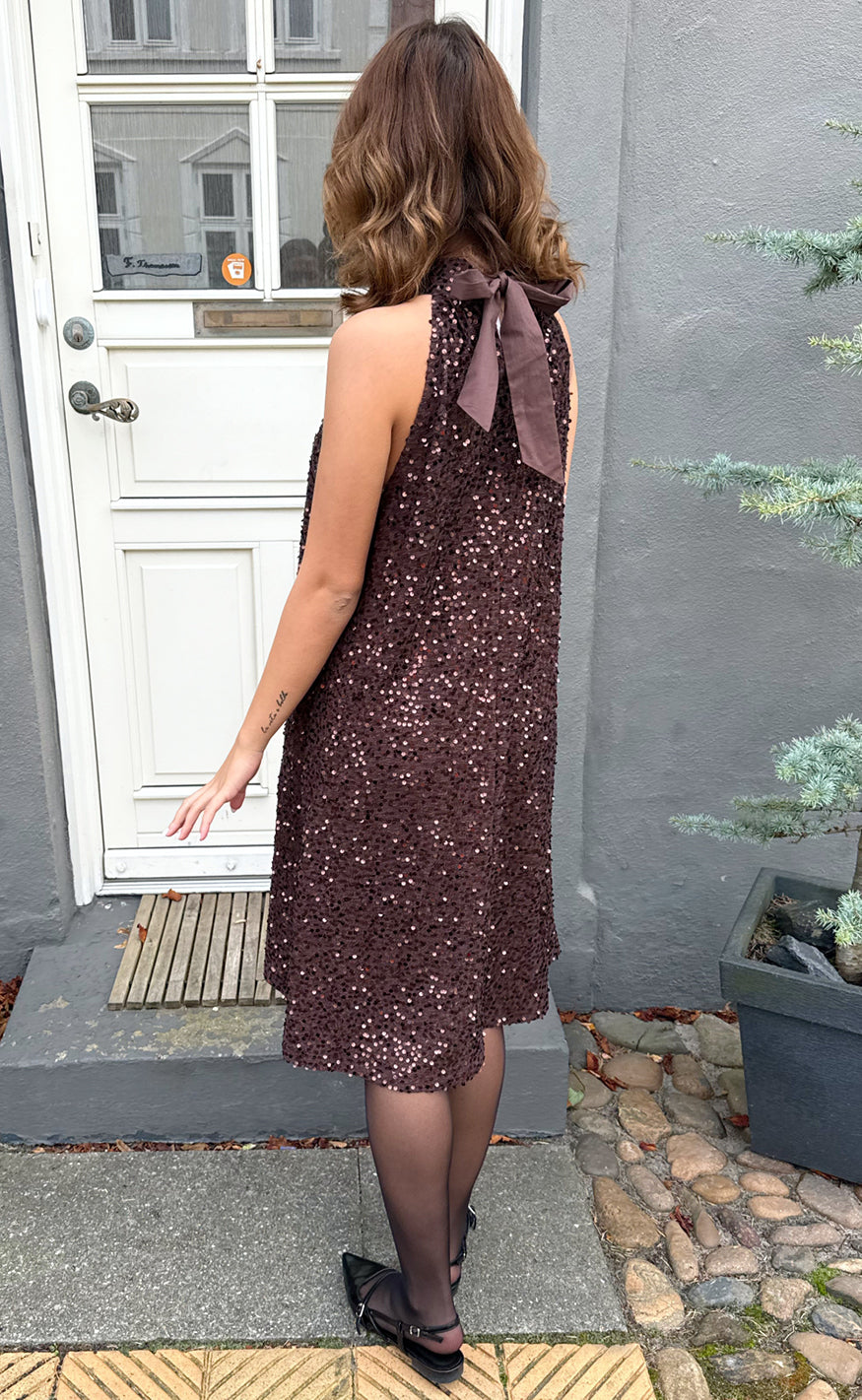 Say INA Copenhagen Kjole - Janessa Halterneck - Brown Sequin