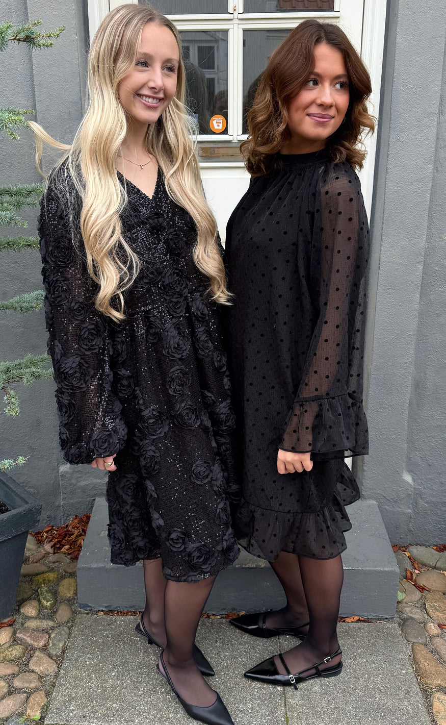 Say INA Copenhagen Kjole - Malina Wrap - Black Sequin Flower