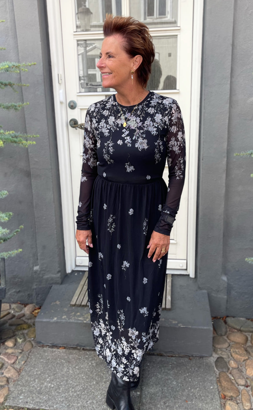 Say INA Copenhagen Kjole - Madeline Mesh - Black w. Flowers