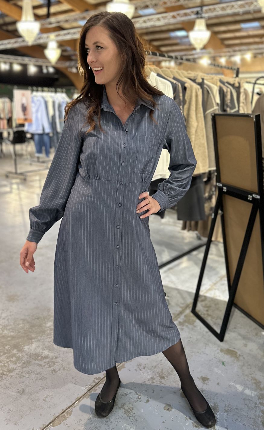 Love & Divine Kjole - Love1420-2 - Pin Stripe