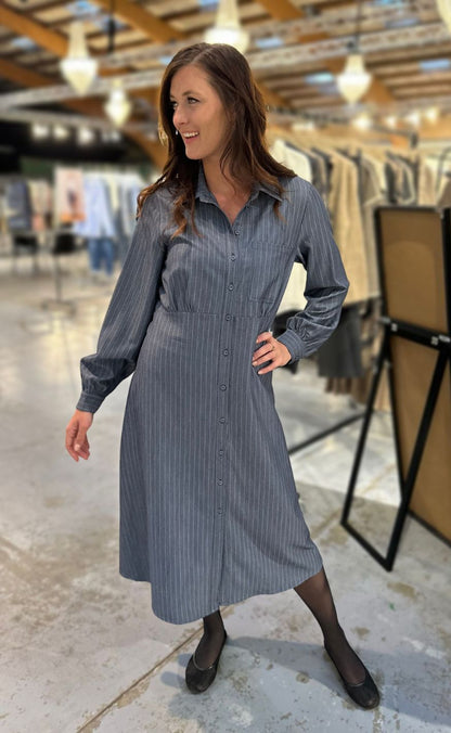 Love & Divine Kjole - Love1420-2 - Pin Stripe