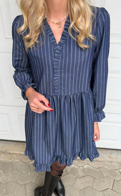Say INA Copenhagen Kjole - Catja Short - Dark Denim Blue W. Pinstripe