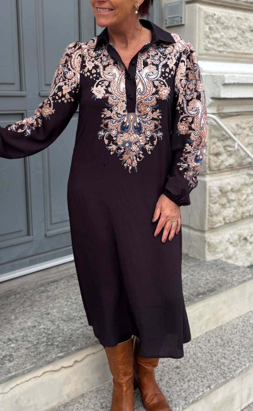 Say INA Copenhagen Kjole - Celeste LS - Black W. Paisley