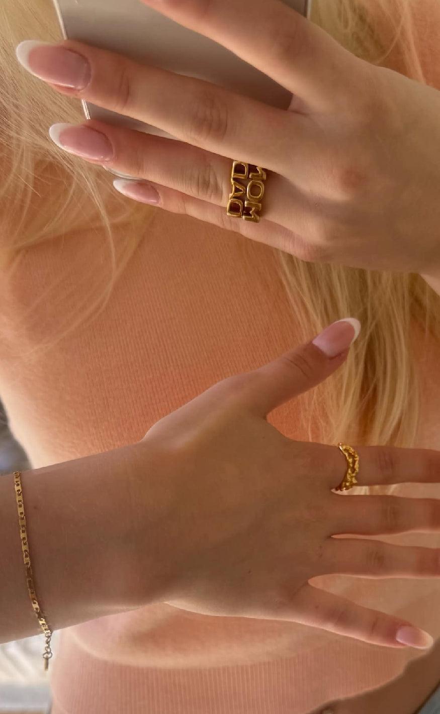 Smykkeli Copenhagen Ring - Mom - Golden