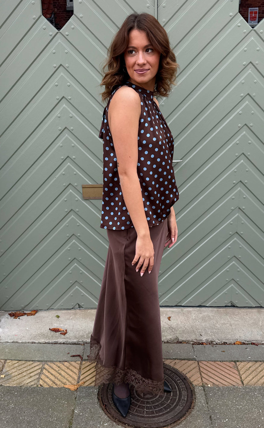 Say INA Copenhagen Top - Malina - Dark Brown W. Blue Dots